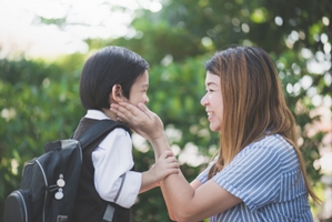Bí quyết giúp bé không quấy khóc mỗi khi đi nhà trẻ | Wonderkids Montessori School